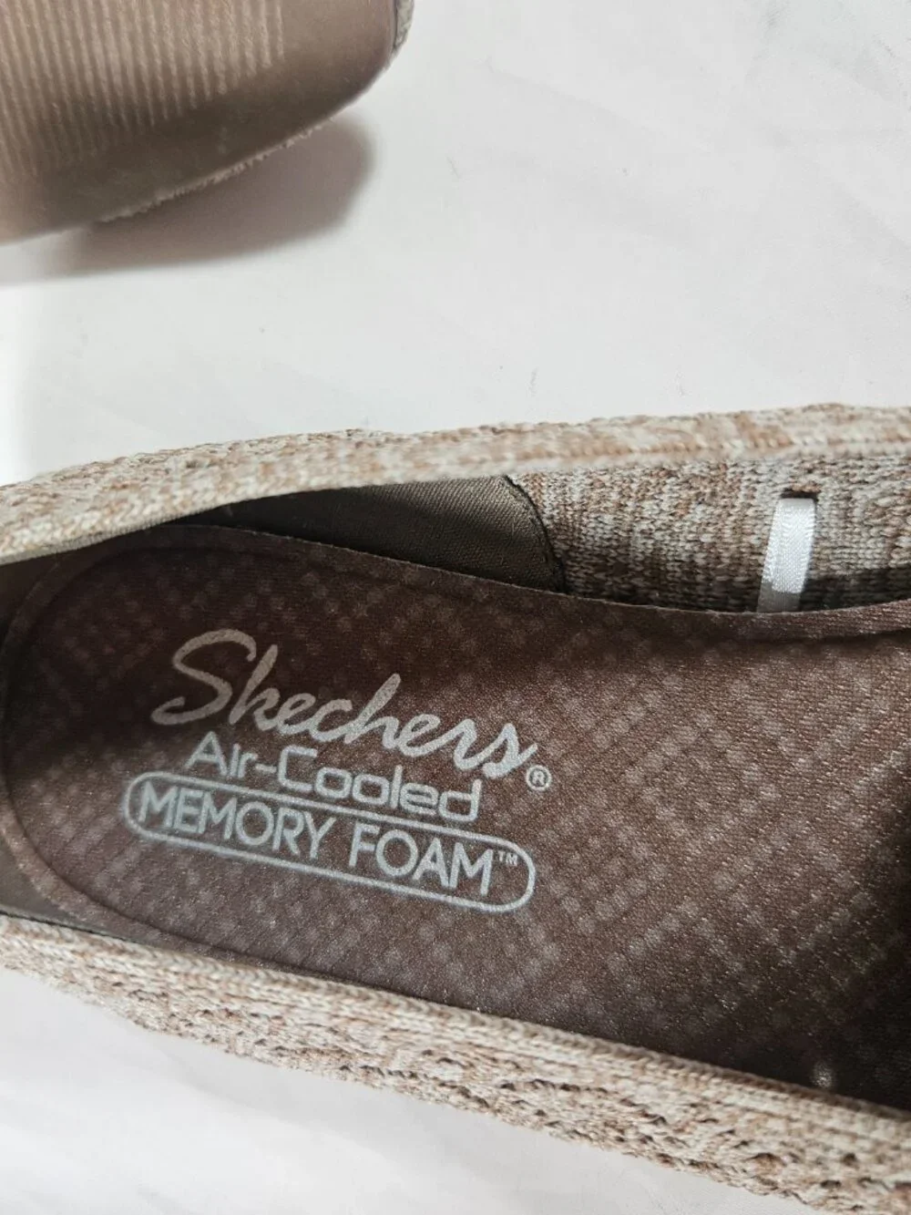 Skechers Cleo Loafers Women's Size 9.5 Tan Slip-On Shoes Air Cooled Memory Foam